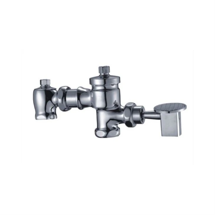 Offentlig bruker WC Pedal spyleventil for toalett